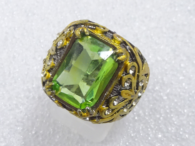 JAPANESE KIMONO / ANTIQUE COLORED STONE RING (SIZE 17)